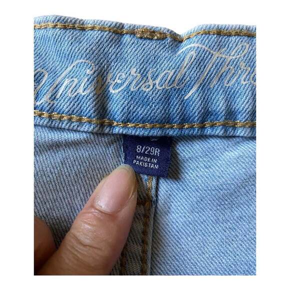 NWT Universal Thread Light Wash Blue Denim Vintage Jeans Women's Size 8 - Picture 4 of 12
